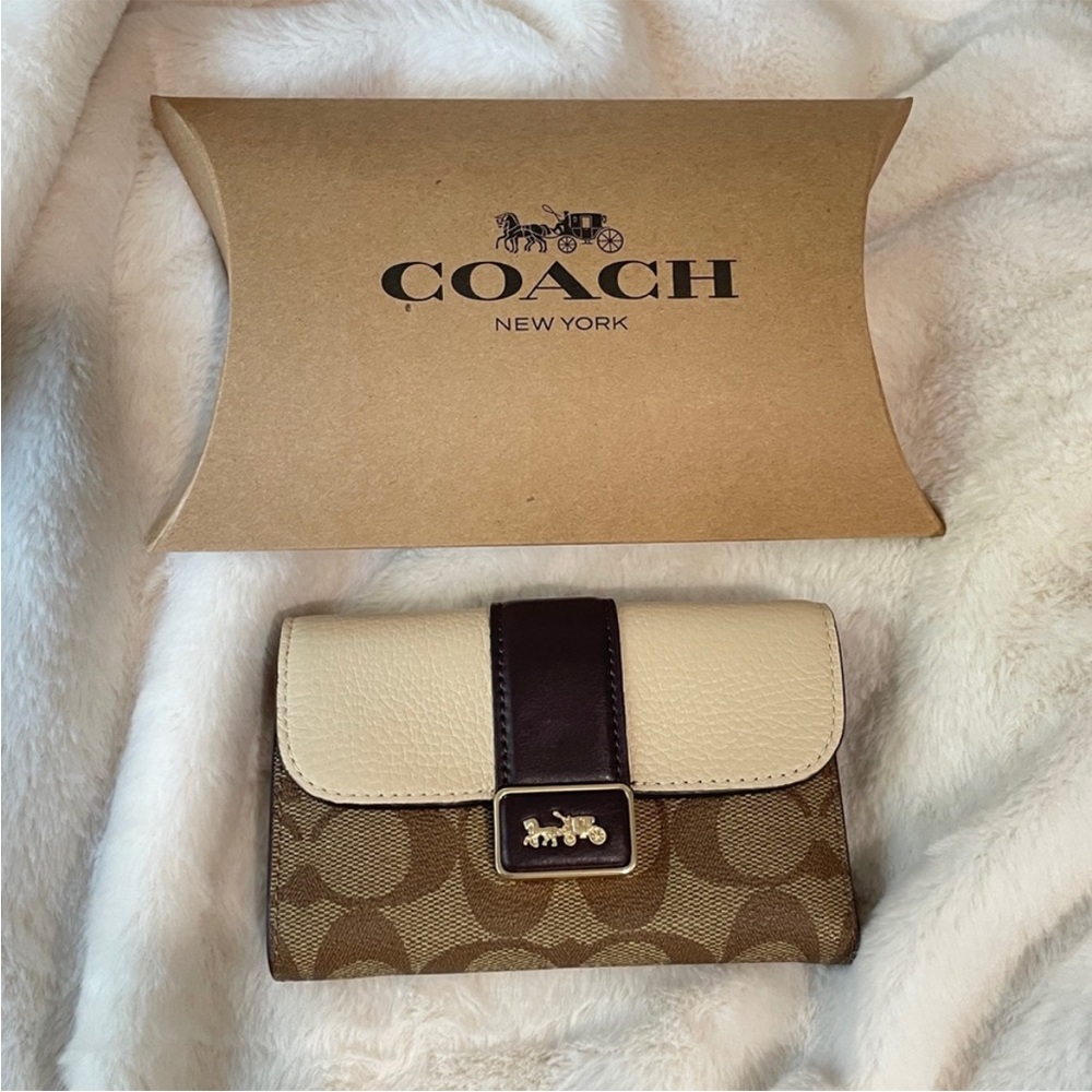 NEW Coach Medium Grace Wallet Signature Canvas Cream Brown Leather Gold Logo - Picture 1 of 3